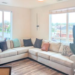 Large Reversible L-Shaped Sectional Couch / Sofa | Like New