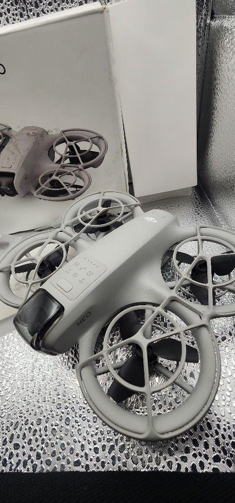 Dji Neo
