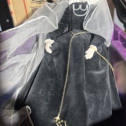 Mary Queen of Scotts Doll