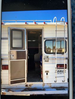 Lance camper1986 or 1989 not remember white color