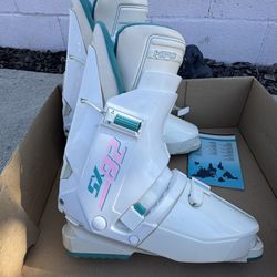 Ski Boots SALOMON SX82 HPC Rear Entry Women Size 320 Skiing Vintage White 