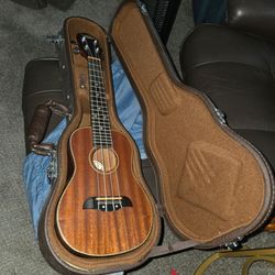 UKULELE WITH CASE for casual and professional enjoyment! Like new!