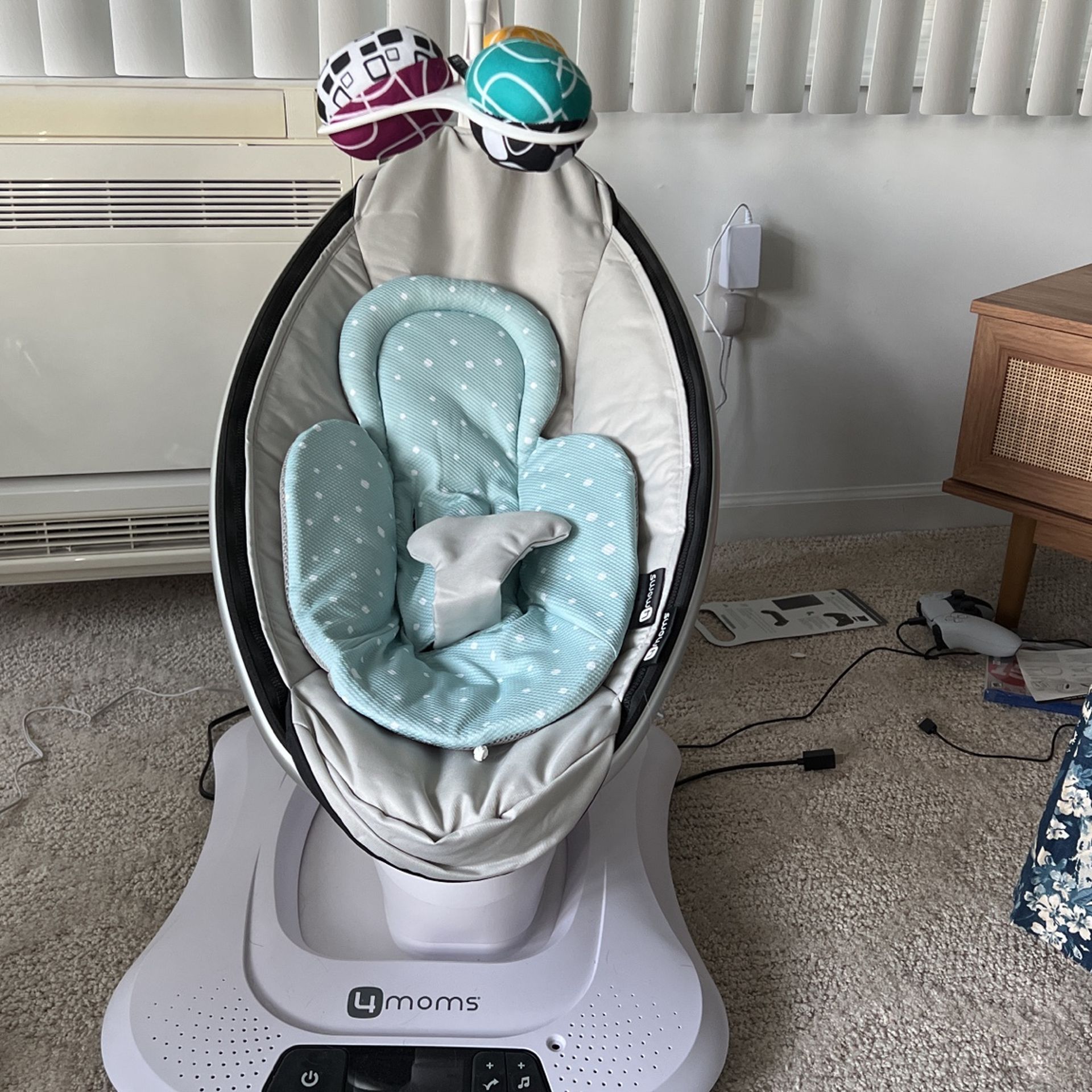 4moms mamaRoo Swing + NB mesh Insert