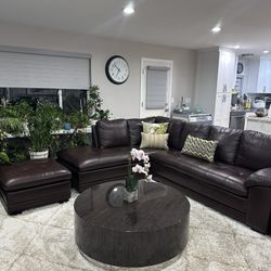 Costco Genuine Leather Sectional – Good Condition 
