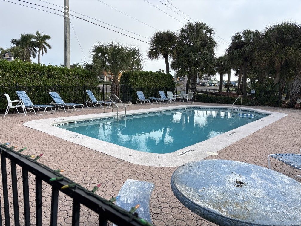 2 Bed/ 1 Bath MOBILE HOME In LUCKY CLOVER M/H PARK INDIAN HRB BEACH FLORIDA 32937