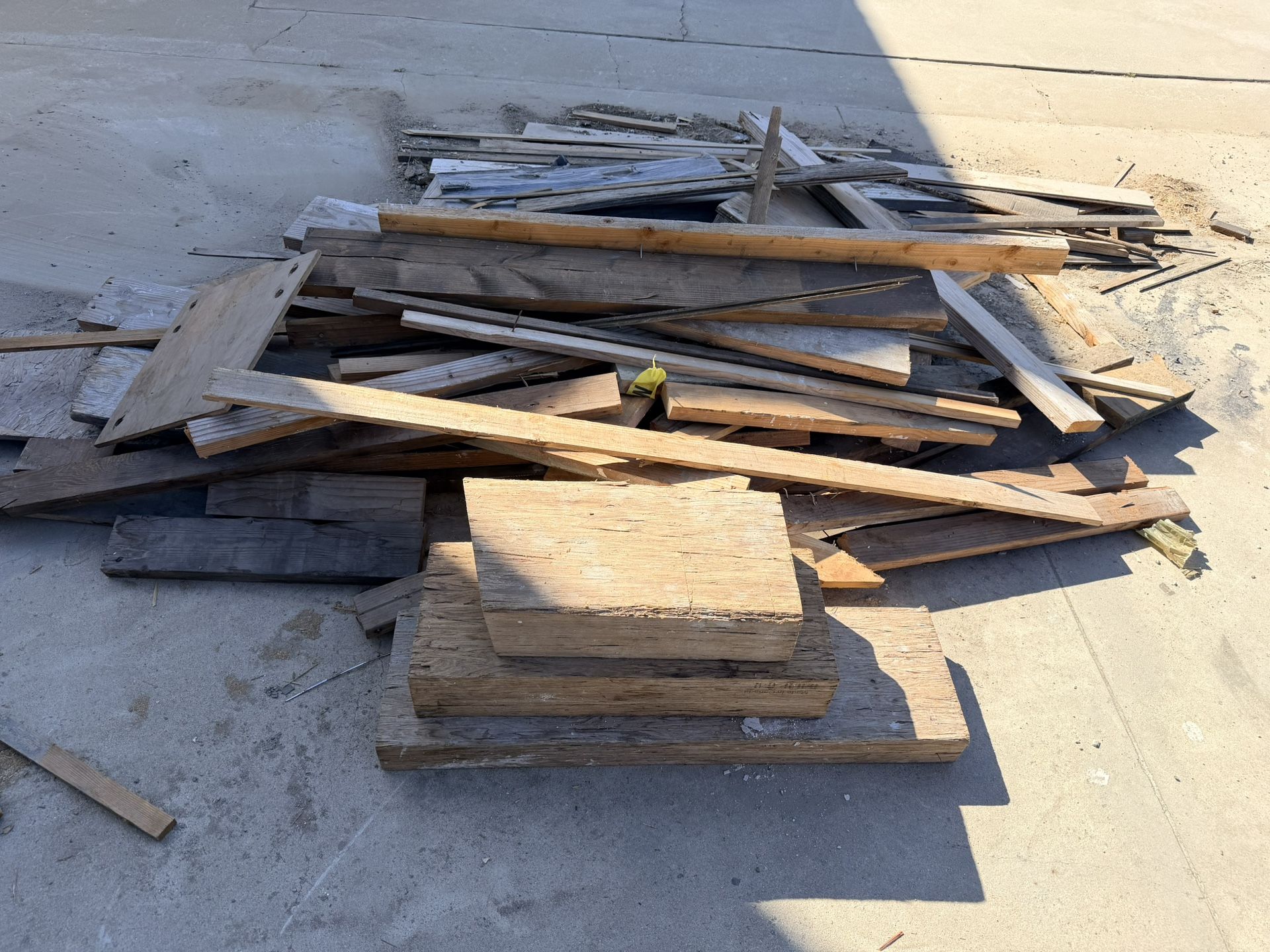FREE Lumber Scraps For Small project or Firewood