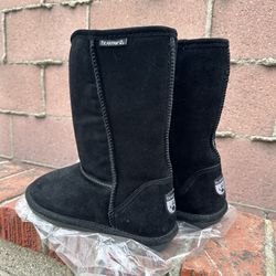 Bearpaw Women’s size 10 boots