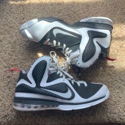 Lebron 9 “freegums” size 13