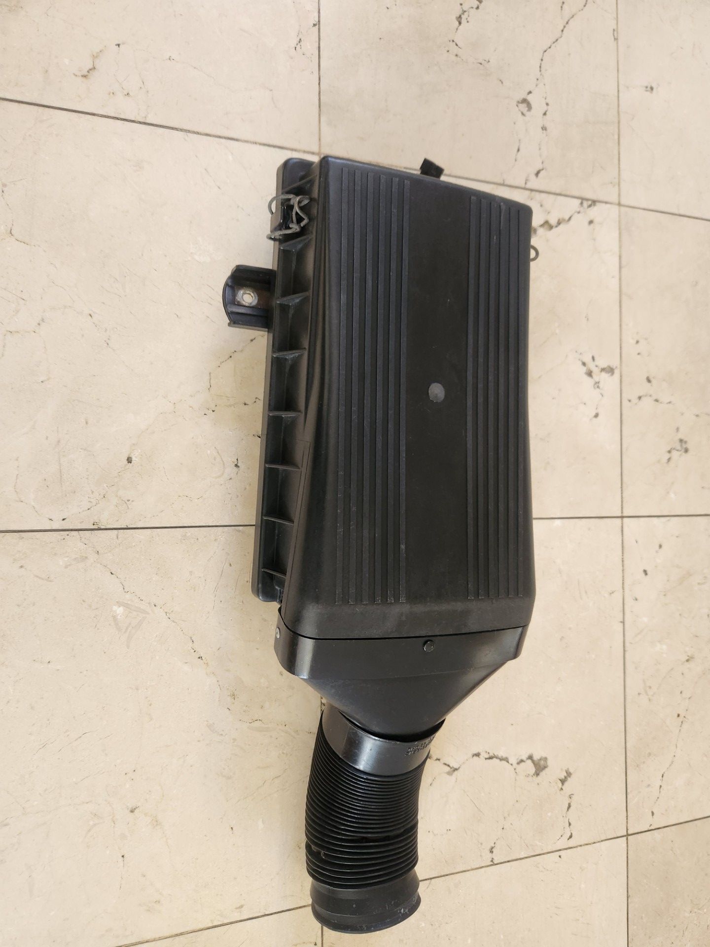 Mercedes 190e 2.3 16v Air Box