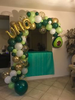 Balloon garland 🥑