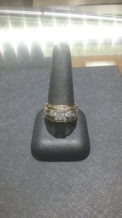 Fancy 14k diamond ring