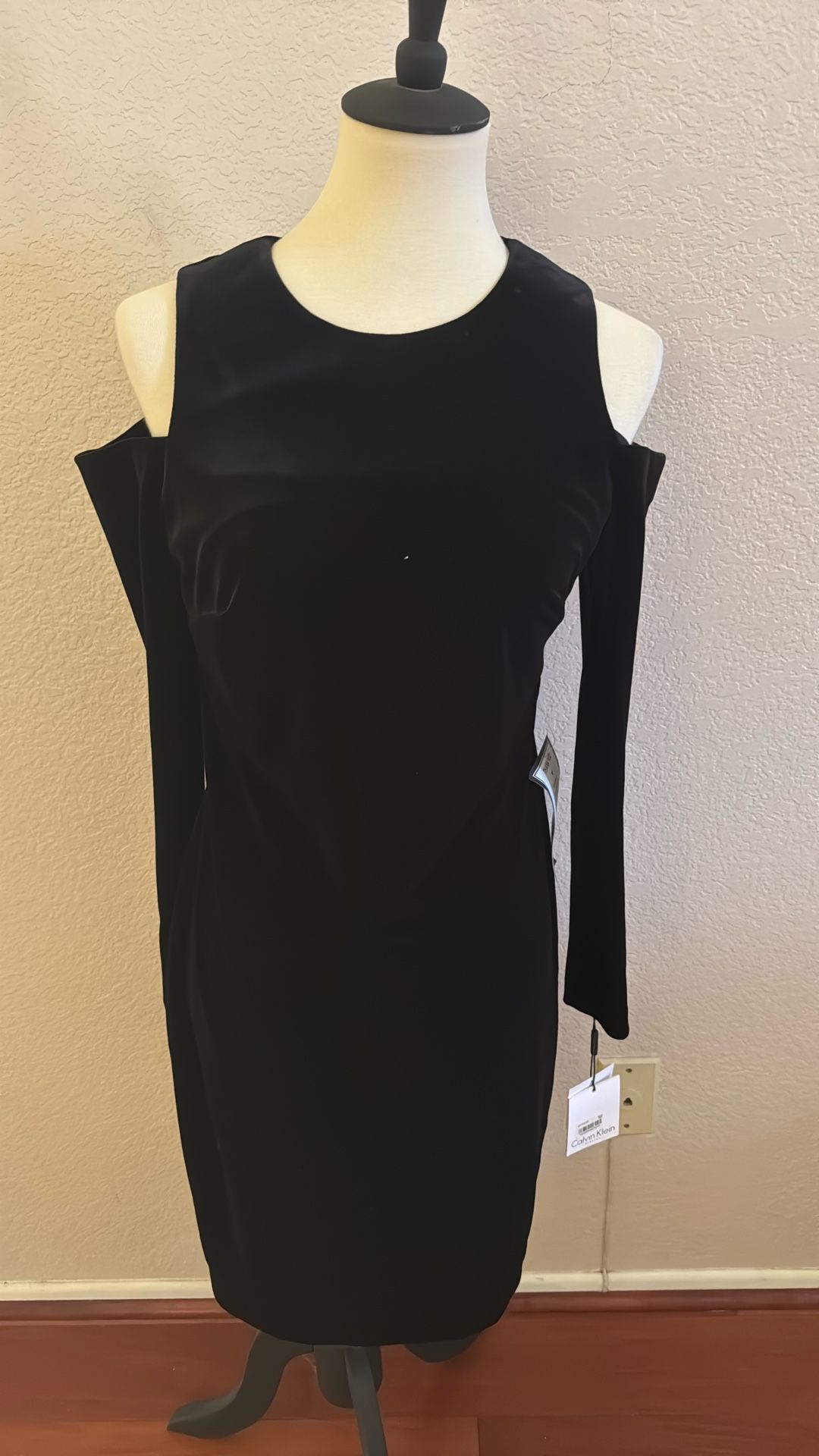 New Women’s Calvin Klein Velvet Black Dress Size 8