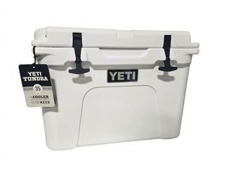 Yeti Tundra 35 Heavy Duty Ice Chest / Cooler