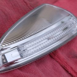 Turn signal, Mercedes-Benz C-Class 2008-2014, passenger/right mirror