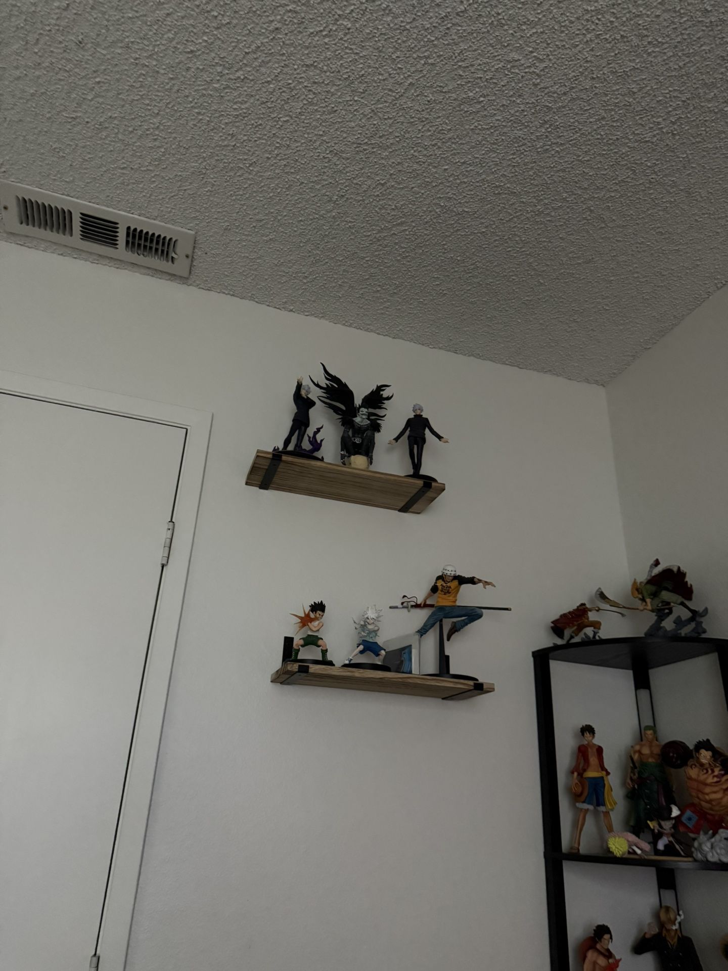FIGURES COLLECTION