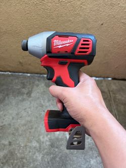 Milwaukee M18 1/4 in. Hex Impact Driver (Tool-Only)