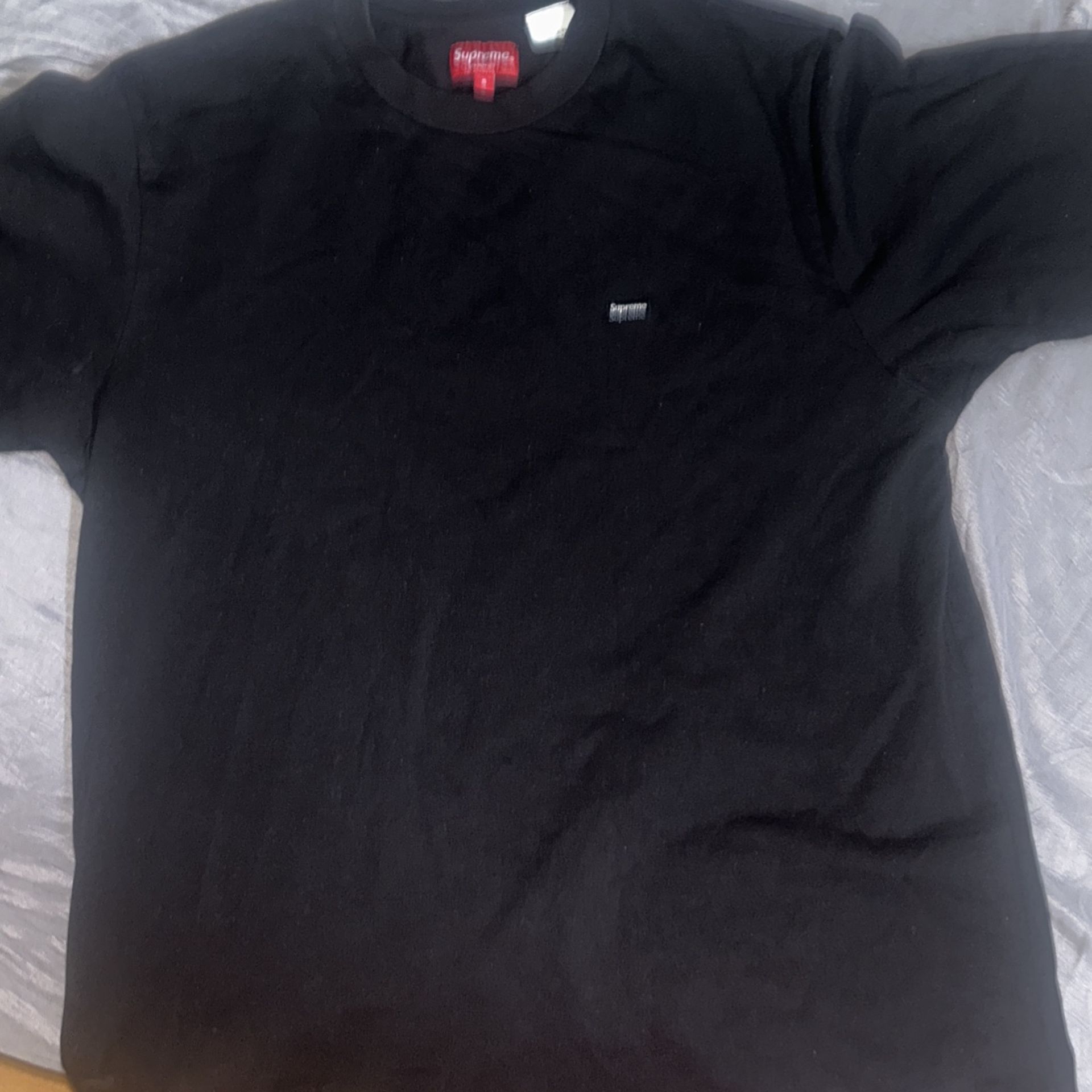 supreme shirt size small