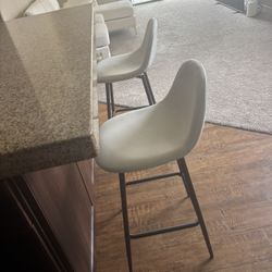 2 x Kitchen / Bar Chairs 