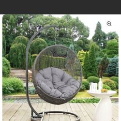 Swinging chair