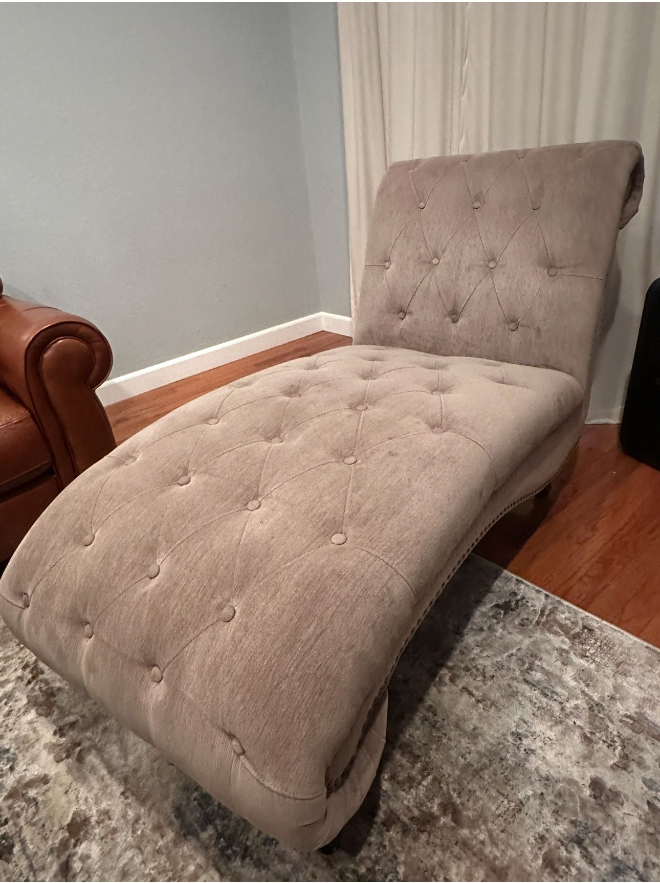 Chaise Lounge 