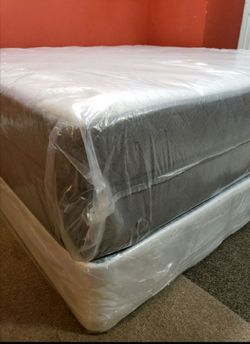 Queen size new thick pillow top bed can deliver