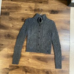 Brand New Woman’s Abercrombie & Fitch brand Gray Sweater Jacket Up For Sale 