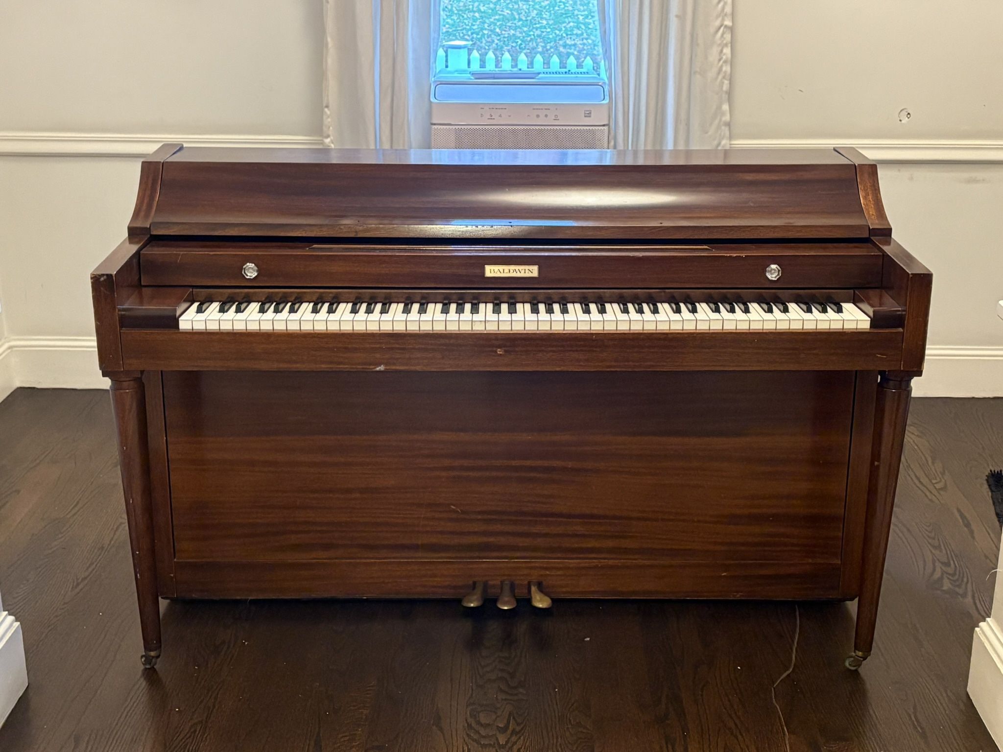 Baldwin upright (cherry) — working