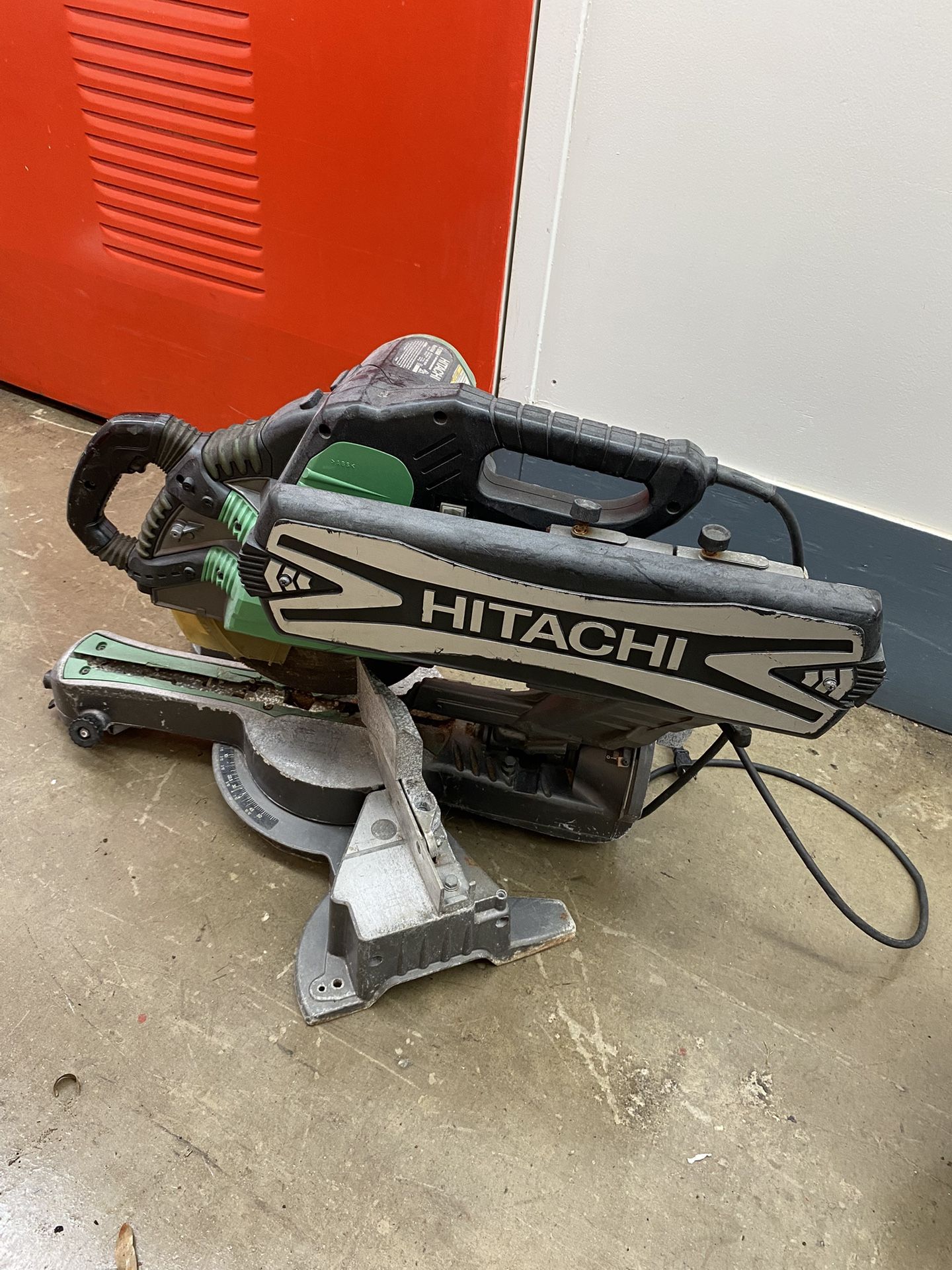 Hitachi 12in’ Slide Compound Miter Saw
