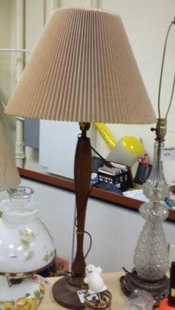 Mid-century wooden base table lamp with shade