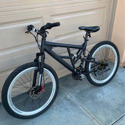 Genesis 26” Mountain Bike – Triple Suspension, Smooth Ride(great condition) Irvine