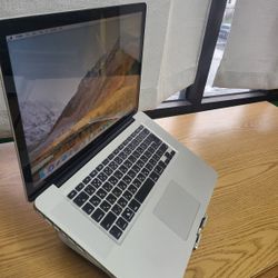 MACBOOK PRO 15 INCH CORE i7 WITH 16G MEMORY (SHOP17)

