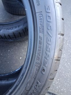Vendo 2 de llantas COOPER 305/35/R20 $230