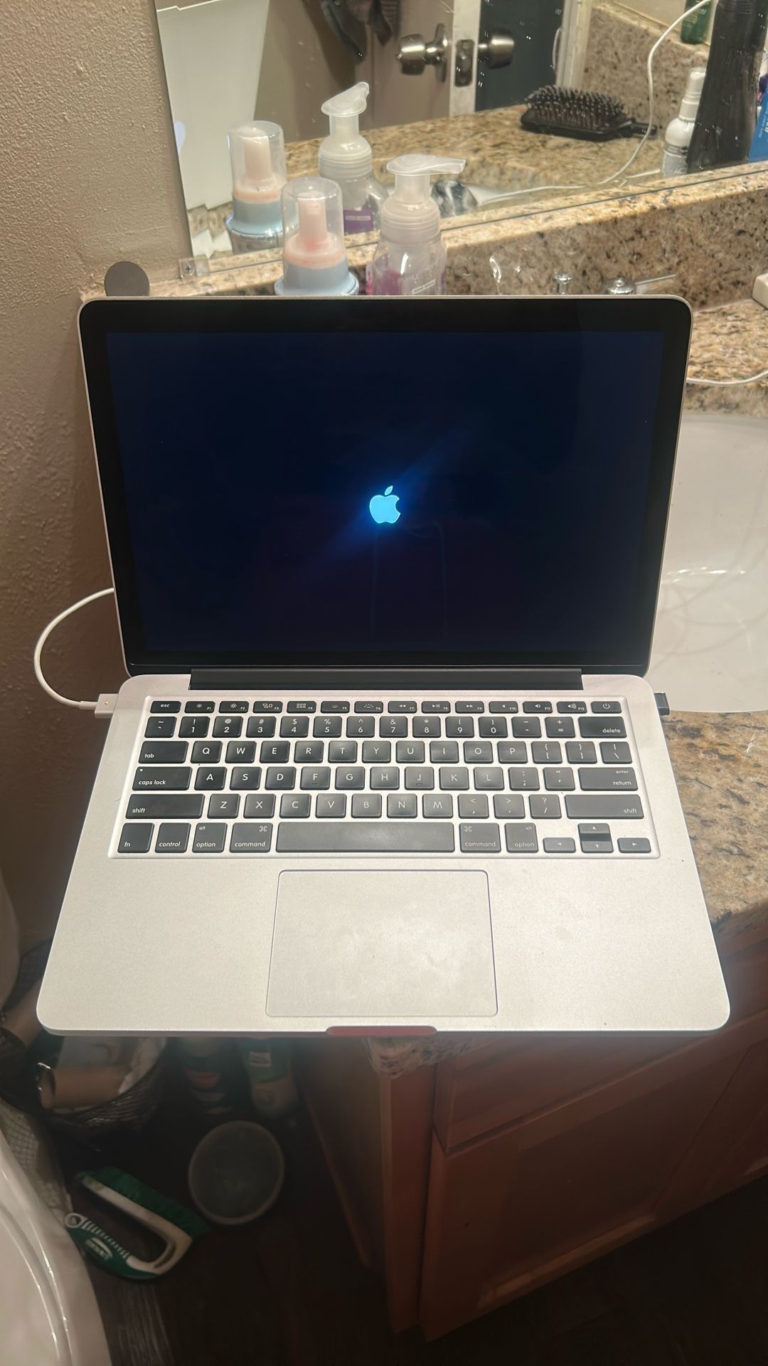MacBook Pro With Mouse