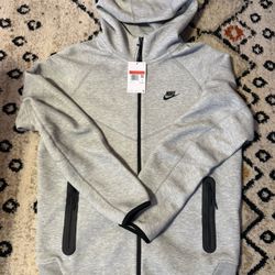 Brand new with tags Men’s Nike Tech Fleece Jacket Size Large 