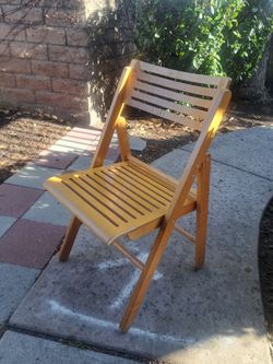 Folding wooden chair