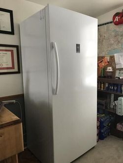 Insignia™ - 21 Cu. Ft. Garage Ready Convertible Upright Freezer/Refrigerator with ENERGY STAR Certification -