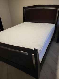 Complete Queen Bedroom Set