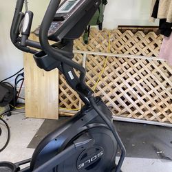 Elliptical - Sole E25