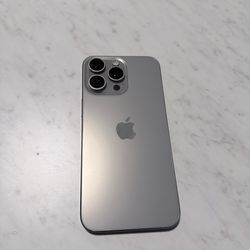 iPhone 15 pro max 256 GB Silver Fully unlocked