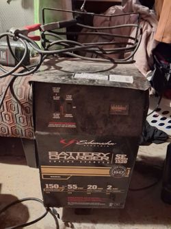 Schumacher SE-1520 wheeled battery charger