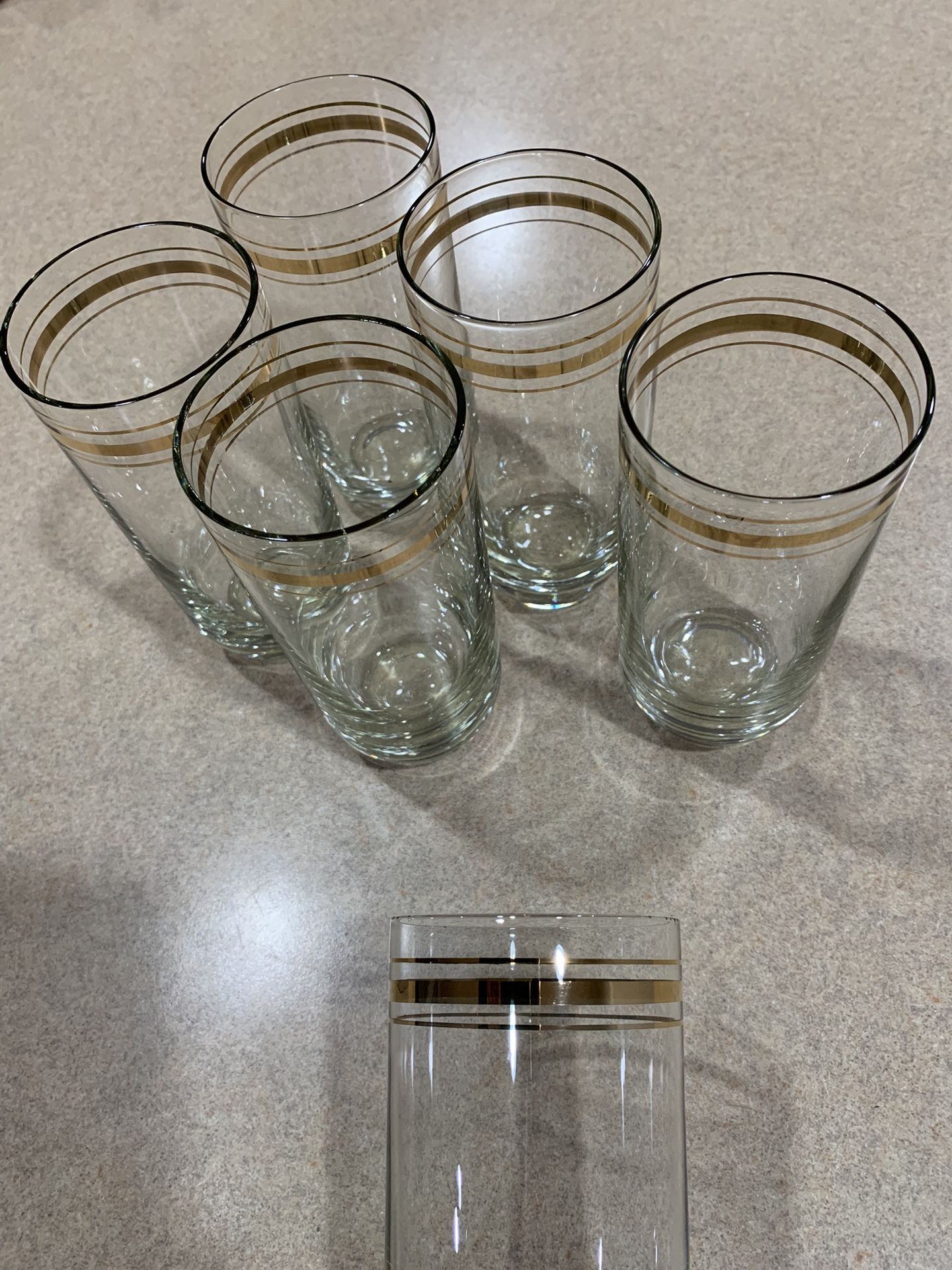 6-Glasses cups . for $10