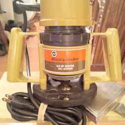 BLACK&DECKER#5/8-H.P.{ball bearings}handheld electric router