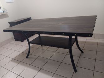 Dining Table/Furniture