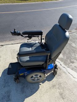 Electric power wheel chair