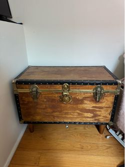 Trunk / table