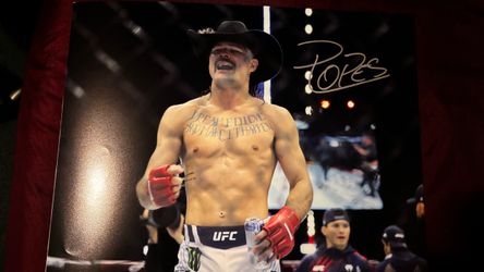 Diego lopes signed photo, ufc