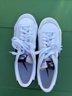 New Nike Blazer Low Women’s Size 7.5