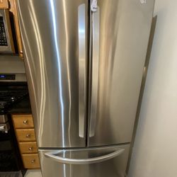 LG French Door Refrigerator with Ice Maker