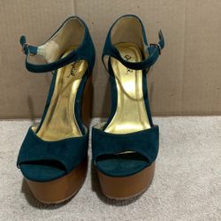 ARCHITECTURAL  CUTOUT   PLATFORM    WEDGES