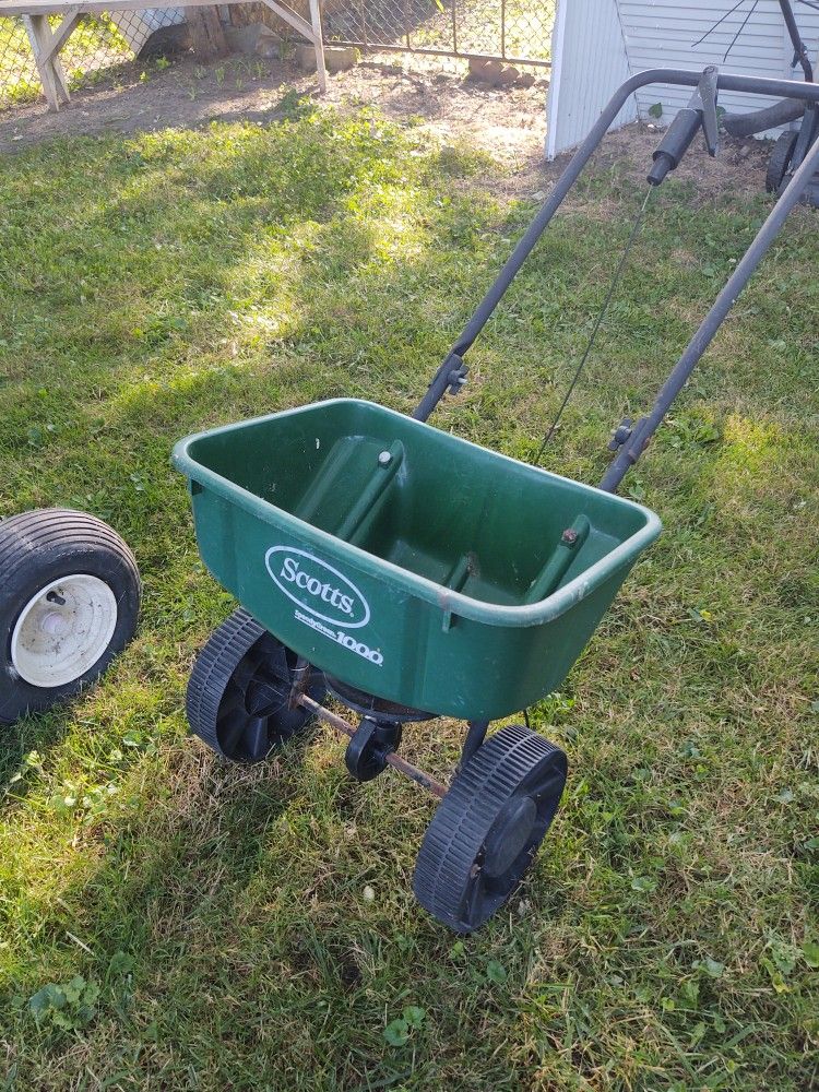 Lawn Spreader 10.00